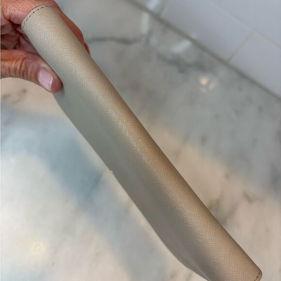 Kate Spade Cream Leather Continental Full Zip Wallet - Picture 6 of 10